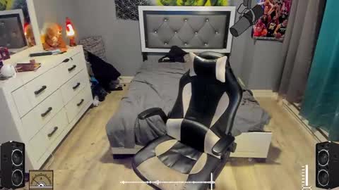 Plant Base Streamers From Pennsylvania online show from February 3, 2025, 11:36 pm