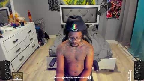 Plant Base Streamers From Pennsylvania online show from February 11, 2025, 11:44 pm