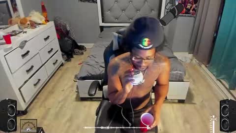 Plant Base Streamers From Pennsylvania online show from February 17, 2025, 11:53 pm