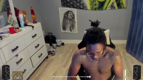 Plant Base Streamers From Pennsylvania online show from September 18, 2025, 10:34 pm