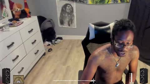 Plant Base Streamers From Pennsylvania online show from September 24, 2025, 10:24 pm