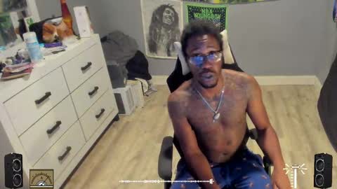 Plant Base Streamers From Pennsylvania online show from October 21, 2025, 12:11 am