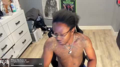 Plant Base Streamers From Pennsylvania online show from October 28, 2025, 10:23 pm