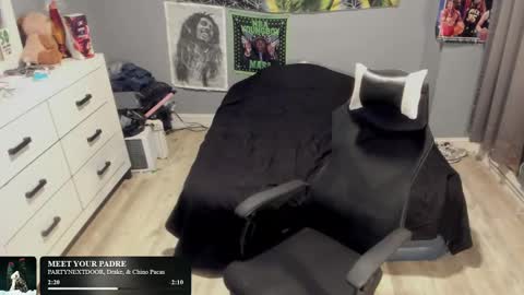 Plant Base Streamers From Pennsylvania online show from November 16, 2025, 12:49 am