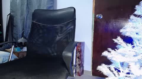 Snapshot of black_diamond_t chatting on December 20, 2024, 1:47 am Black Diamond online show from December 20, 2024, 1:47 am