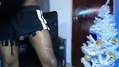 Snapshot of black_diamond_t chatting on December 28, 2024, 4:30 pm Black Diamond online show from December 28, 2024, 4:30 pm