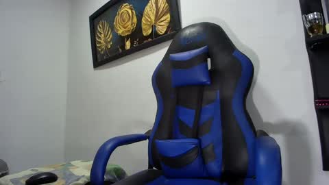 Snapshot of black_dicck chatting on February 16, 2025, 8:22 pm tu morenito online show from February 16, 2025, 8:22 pm