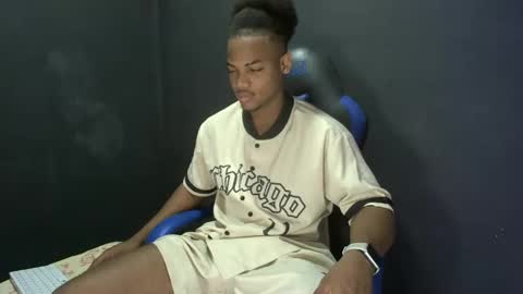 Snapshot of black_dicck chatting on November 1, 2025, 2:08 pm tu morenito online show from November 1, 2025, 2:08 pm