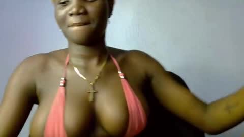Esthy online show from September 30, 2025, 8:36 pm