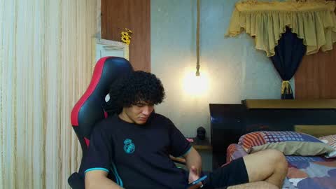 black_king_241 online show from April 4, 2026, 10:51 pm