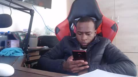 Snapshot of black_shatb chatting on February 17, 2026, 6:47 pm Black online show from February 17, 2026, 6:47 pm