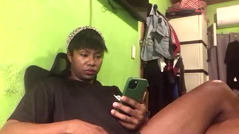 Crystal online show from October 27, 2025, 3:49 pm