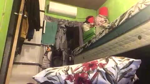 Crystal online show from April 18, 2026, 7:29 pm