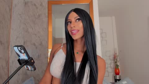 Snapshot of blackbeauty_ts chatting on December 2, 2024, 1:46 pm Nina online show from December 2, 2024, 1:46 pm