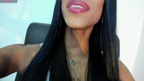 Snapshot of blackbeauty_ts chatting on January 4, 2025, 9:20 pm Nina online show from January 4, 2025, 9:20 pm