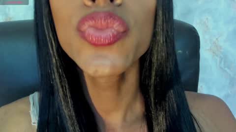 Snapshot of blackbeauty_ts chatting on January 16, 2025, 11:04 am Nina online show from January 16, 2025, 11:04 am