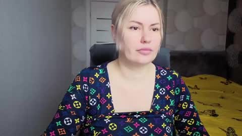 blackeyes11 online show from April 25, 2026, 4:04 am