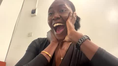 Snapshot of blackfairy01 chatting on December 18, 2025, 10:10 am blackfairy01 online show from December 18, 2025, 10:10 am