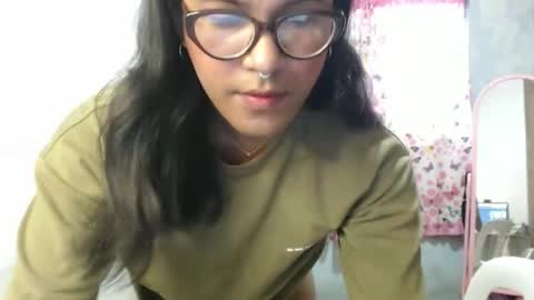 Ellez online show from April 15, 2026, 10:21 pm