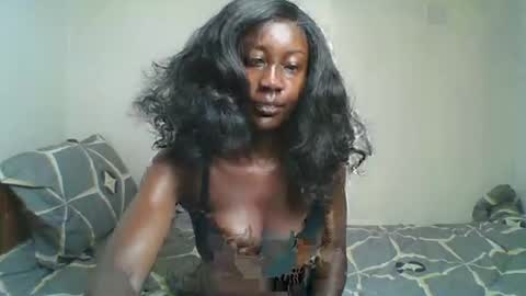 Snapshot of blackprincess25 chatting on October 19, 2025, 12:44 am Lorraine online show from October 19, 2025, 12:44 am