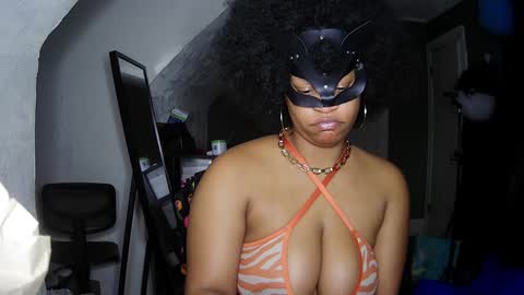 Queen Siren online show from December 17, 2024, 5:29 am