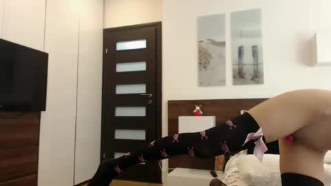 Adry online show from March 12, 2025, 6:22 pm