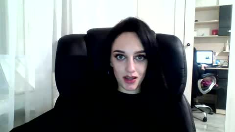 Ivy online show from January 18, 2025, 8:09 pm