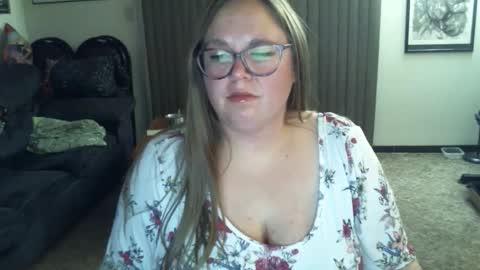 bladesizzo3111 online show from December 19, 2024, 8:23 am