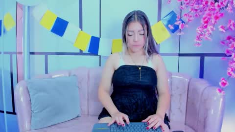 Snapshot of blairjones_ chatting on September 29, 2025, 12:21 pm blairjones_ online show from September 29, 2025, 12:21 pm