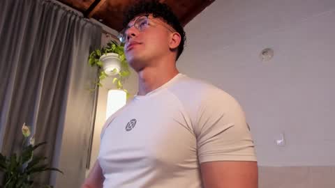 Snapshot of blake_levi chatting on February 9, 2025, 2:28 am Blake Levi Independent Model online show from February 9, 2025, 2:28 am