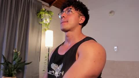 Snapshot of blake_levi chatting on February 19, 2025, 2:12 am Blake Levi Independent Model online show from February 19, 2025, 2:12 am