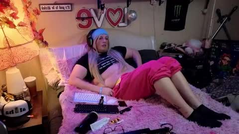 Blakely Morningstar   online show from February 5, 2025, 3:55 am