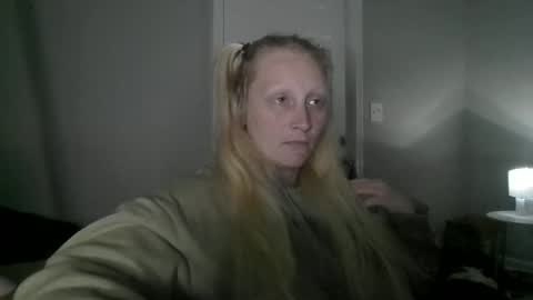 LipsofanAngell online show from November 11, 2025, 1:05 am