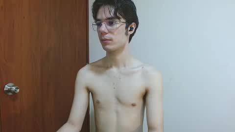 Snapshot of blakeshatter chatting on December 7, 2024, 5:09 pm blakeshatter online show from December 7, 2024, 5:09 pm