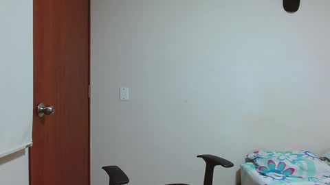 Snapshot of blakeshatter chatting on January 9, 2025, 11:34 pm blakeshatter online show from January 9, 2025, 11:34 pm