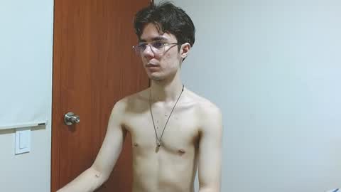 Snapshot of blakeshatter chatting on January 16, 2025, 2:30 pm blakeshatter online show from January 16, 2025, 2:30 pm