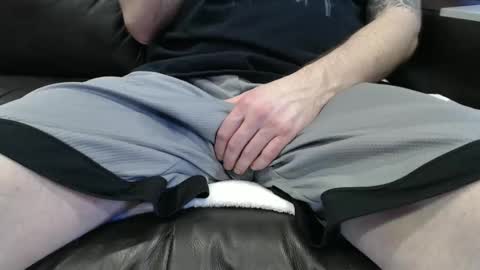 bleedgreengoo online show from February 11, 2025, 9:03 pm