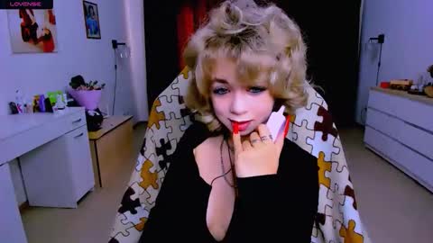 Snapshot of blinkofeyes chatting on September 14, 2025, 5:39 am Nicole online show from September 14, 2025, 5:39 am