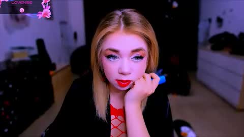 Snapshot of blinkofeyes chatting on November 11, 2025, 10:37 am Nicole online show from November 11, 2025, 10:37 am