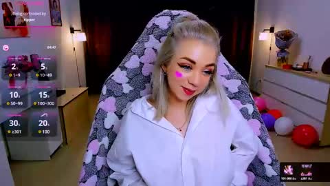 Nicole online show from February 14, 2025, 3:15 pm