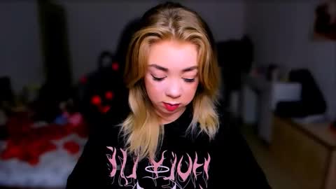 Nicole online show from March 8, 2026, 1:47 am