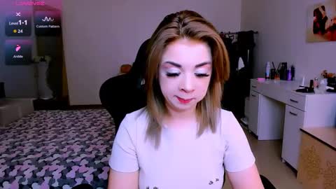 Snapshot of blinkofeyess chatting on June 9, 2026, 6:47 am Nicole online show from June 9, 2026, 6:47 am