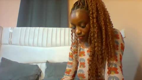 Snapshot of bliss_diva chatting on October 9, 2025, 7:56 pm Bliss diva online show from October 9, 2025, 7:56 pm
