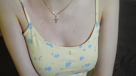  LiLy online show from November 17, 2025, 3:07 pm