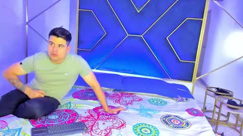 Snapshot of bllack_duchess chatting on February 16, 2025, 12:43 pm Bllack duchess online show from February 16, 2025, 12:43 pm