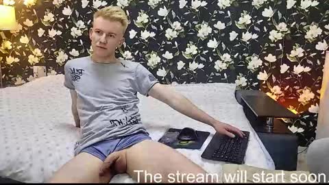 blond_boy69 online show from May 13, 2026, 9:44 pm