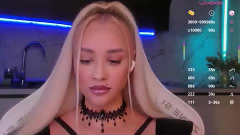 Snapshot of blond_diamond chatting on May 28, 2026, 4:21 am Lana online show from May 28, 2026, 4:21 am