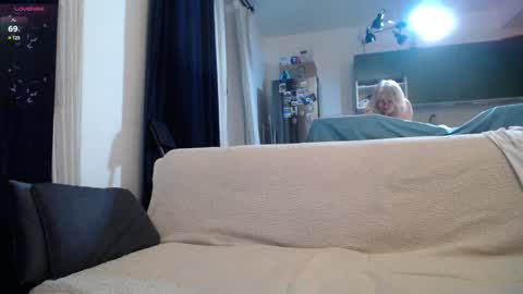 Karina online show from January 6, 2025, 8:28 pm