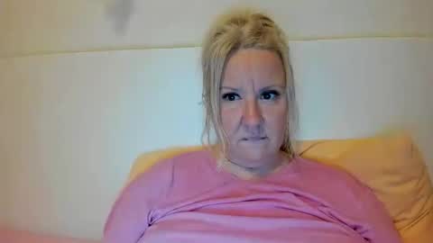 Nicole online show from September 21, 2025, 8:32 pm