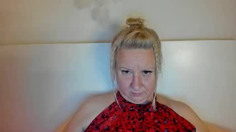 Nicole online show from September 27, 2025, 5:07 pm
